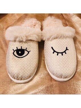 Xhilaration fuzzy fur lined eyelash slippers NWT